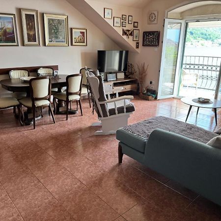 Apartment Lukiduki At The Beach - Kotor Exterior photo