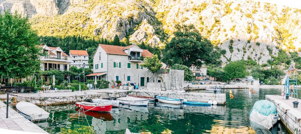 Apartment Lukiduki At The Beach - Kotor Exterior photo
